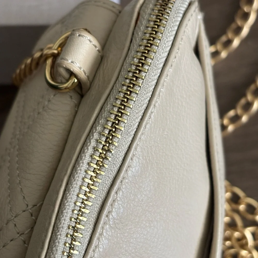 Audrey Brooke Cream Quilted Crossbody Bag - Picture 10 of 16